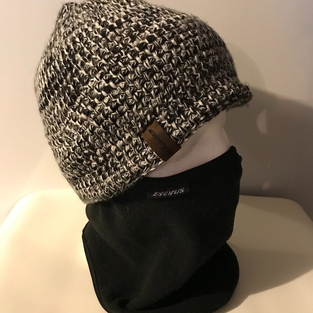 Seirus Innovations knit cap and attached face mask in fleece.  Adult sized.